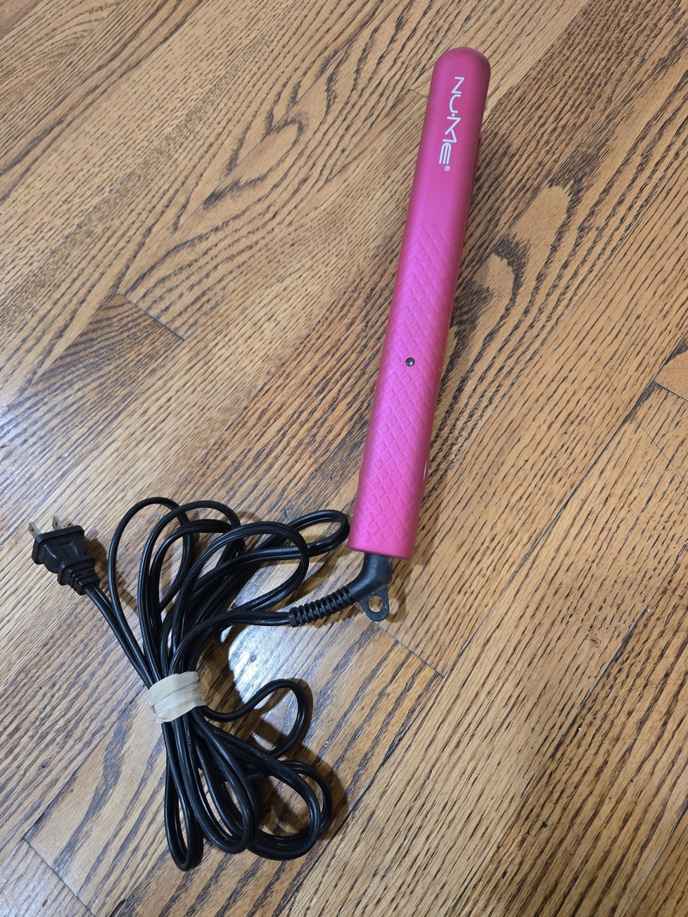NuMe Hair Straightner